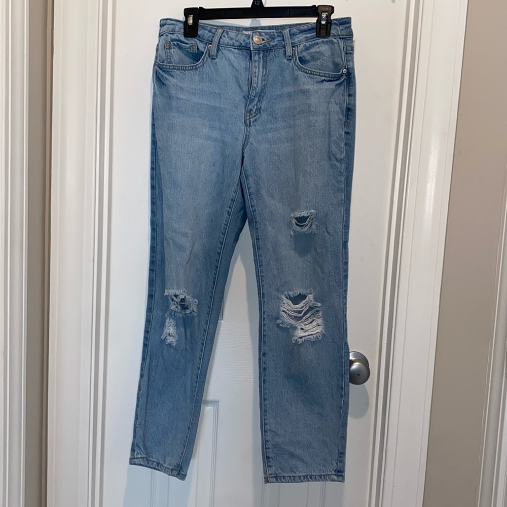 Like New- YMI Dream Collection- Light Wash Distressed Mom Jeans - Size 9/29